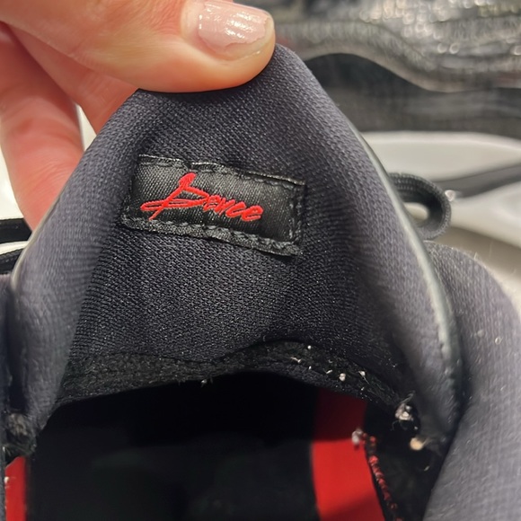 Indoor JT Basketball Shoes - Size 7Y - Picture 5 of 8